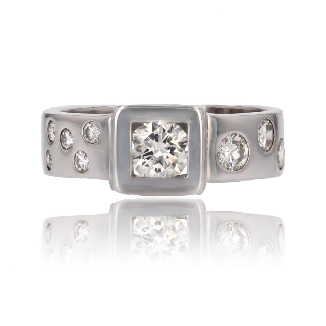 discover high-quality second-hand diamonds at unbeatable prices. shop sustainable and certified pre-owned diamonds for unique engagement rings, jewelry, or investment. find the perfect sparkling gem for every occasion.